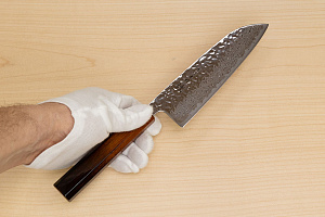 Hokiyama Sakon AUS10 Hammered shiny Damascus 165mm (6.5") Santoku knife with Burnt pattern Urushi lacquered Magnolia Wood octagon handle Hokiyama Sakon AUS10 Hammered shiny Damascus 165mm (6.5") Santoku knife with Burnt pattern Urushi lacquered Magnolia Wood octagon handle