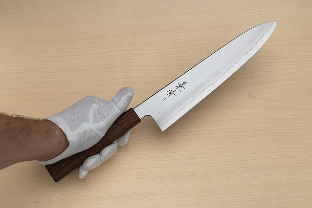 Kagekiyo Silver steel 3 Gyuto knife 240mm (9.5") Walnut handle (hand carved) Kagekiyo Silver steel 3 Gyuto knife 240mm (9.5") Walnut handle (hand carved)