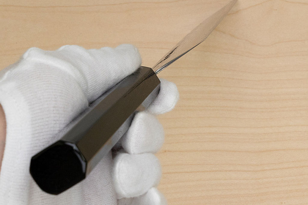 Hokiyama Sakon AUS10 Hammered shiny Damascus 165mm (6.5") Santoku knife with Gold Dust Urushi lacquered Magnolia Wood octagon handle