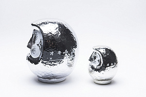 Designer's Premium Silver Daruma Medium 20cm