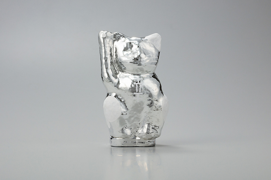 Designer's Premium Silver Maneki-Neko Small 14cm - Knife-Life - Best Japanese Knife Store