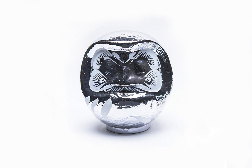 Designer's Premium Silver Daruma 12cm / Knife-Life Shop