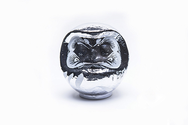Designer's Premium Silver Daruma Small 12cm Designer's Premium Silver Daruma Small 12cm