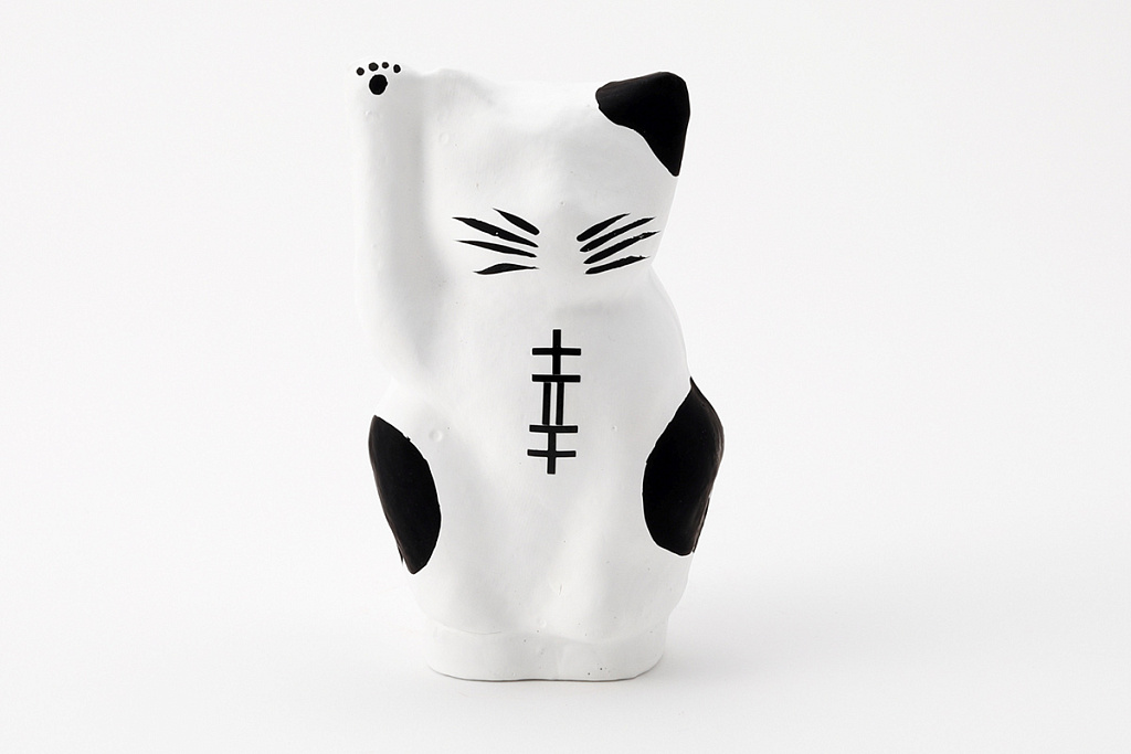 Designers White Maneki-Neko Medium 20cm - Knife-Life - Best Japanese Knife Store