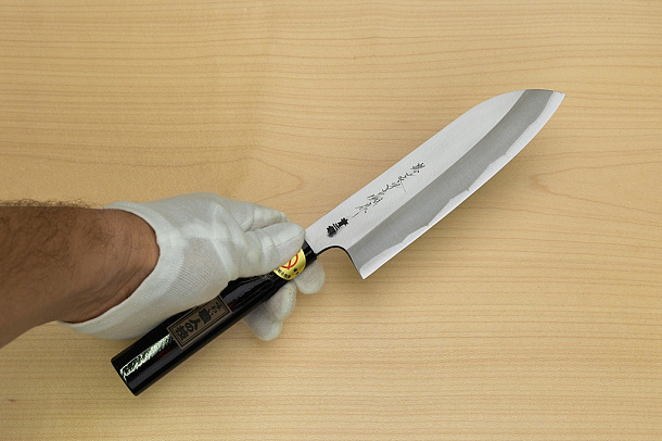 Sakai Genkichi Warikomi Blue steel 2 Santoku knife 180mm (7.1) Magnolia Wood with Akebono-Nuri Urushi Lacque Sakai Genkichi Warikomi Blue steel 2 Santoku knife 180mm (7.1) Magnolia Wood with Akebono-Nuri Urushi Lacque