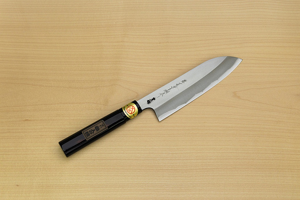 Sakai Genkichi Warikomi Blue steel 2 Santoku knife 180mm (7.1) Magnolia Wood with Akebono-Nuri Urushi Lacque Sakai Genkichi Warikomi Blue steel 2 Santoku knife 180mm (7.1) Magnolia Wood with Akebono-Nuri Urushi Lacque