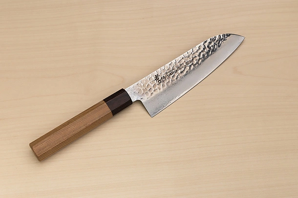 Sakai Takayuki 33-layer VG10 Damascus Santoku knife 170mm (6.7 ") Keyaki (Japanese Elm) handle Sakai Takayuki 33-layer VG10 Damascus Santoku knife 170mm (6.7 ") Keyaki (Japanese Elm) handle