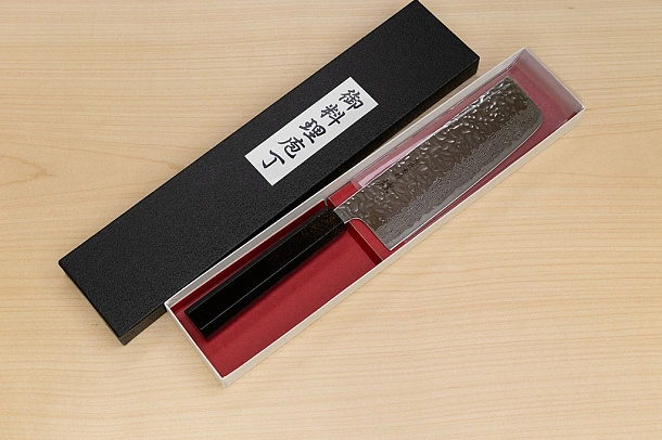 Hokiyama Sakon AUS10 Hammered shiny Damascus 165mm (6.5") Nakiri knife with Gold Dust Urushi lacquered Magnolia Wood octagon handle Hokiyama Sakon AUS10 Hammered shiny Damascus 165mm (6.5") Nakiri knife with Gold Dust Urushi lacquered Magnolia Wood octagon handle